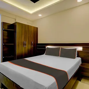 *** Hotel Collection O Ayesha Homes India